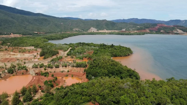 Mengunjungi Surga Wisata di Pulau Bombana