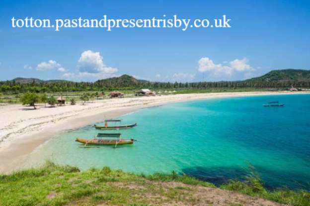 Pesona Pasir Merica Pantai Mandalika